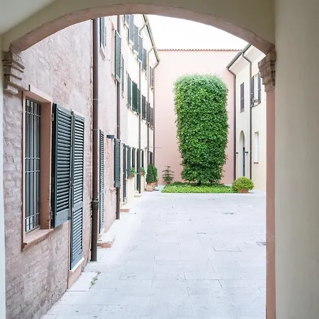 Loveflat A Pochi Passi Dal Castello Estense * Ferrare