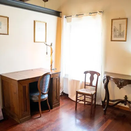 Loveflat A Pochi Passi Dal Castello Estense Διαμέρισμα Φεράρα