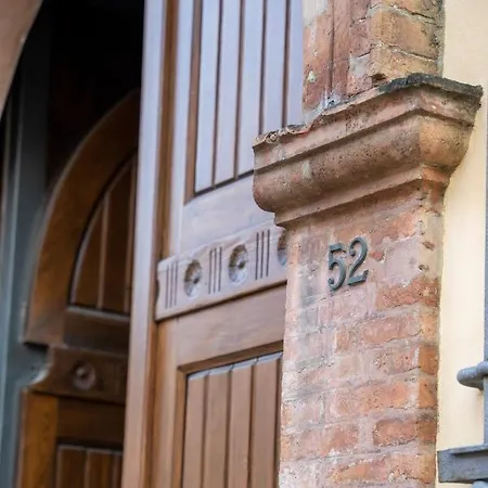 Loveflat A Pochi Passi Dal Castello Estense Apartment