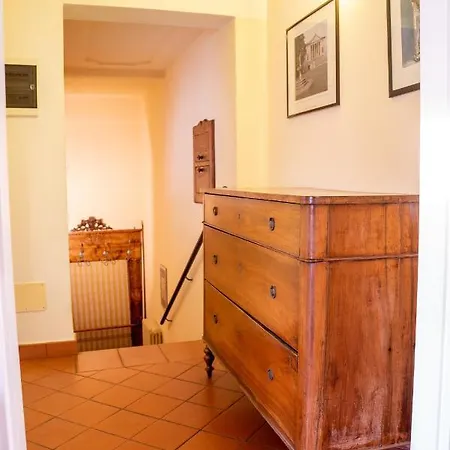 Loveflat A Pochi Passi Dal Castello Estense Apartment
