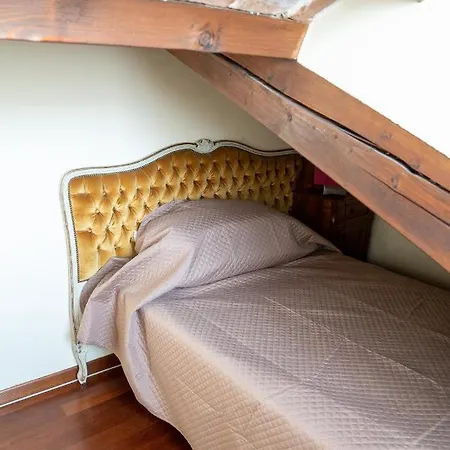 Loveflat A Pochi Passi Dal Castello Estense * Φεράρα