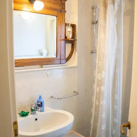 Loveflat A Pochi Passi Dal Castello Estense Apartment